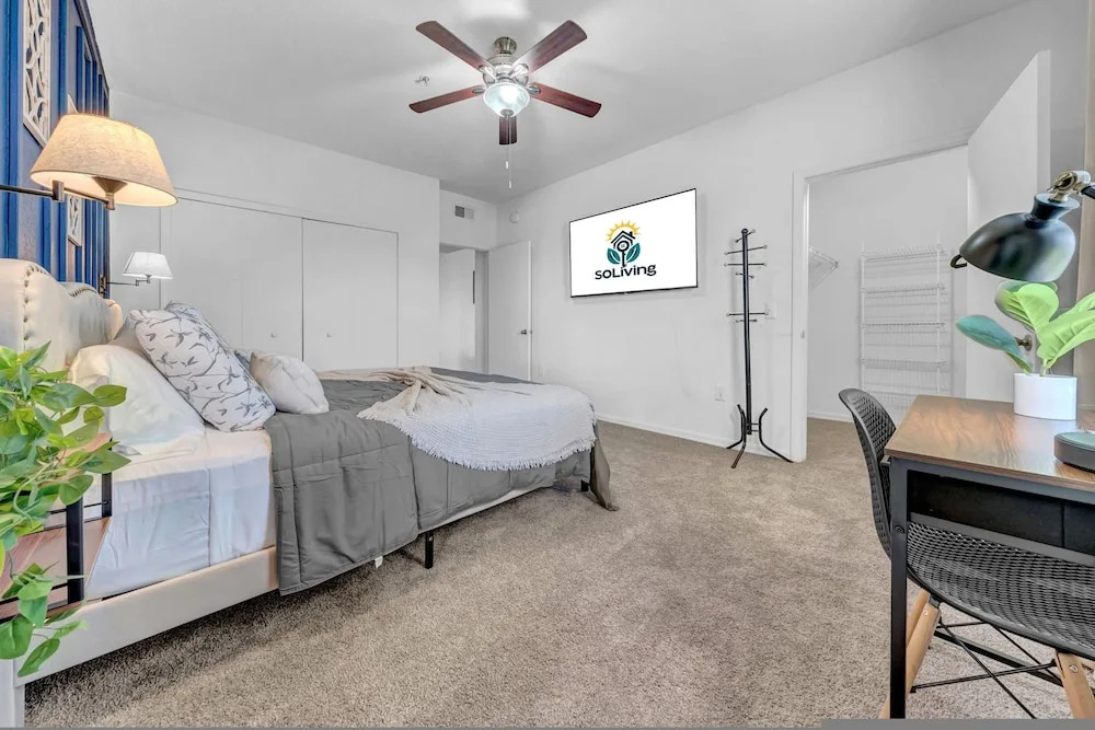 Vibrant 2BR 2BA w King Bed Pool Gym 11