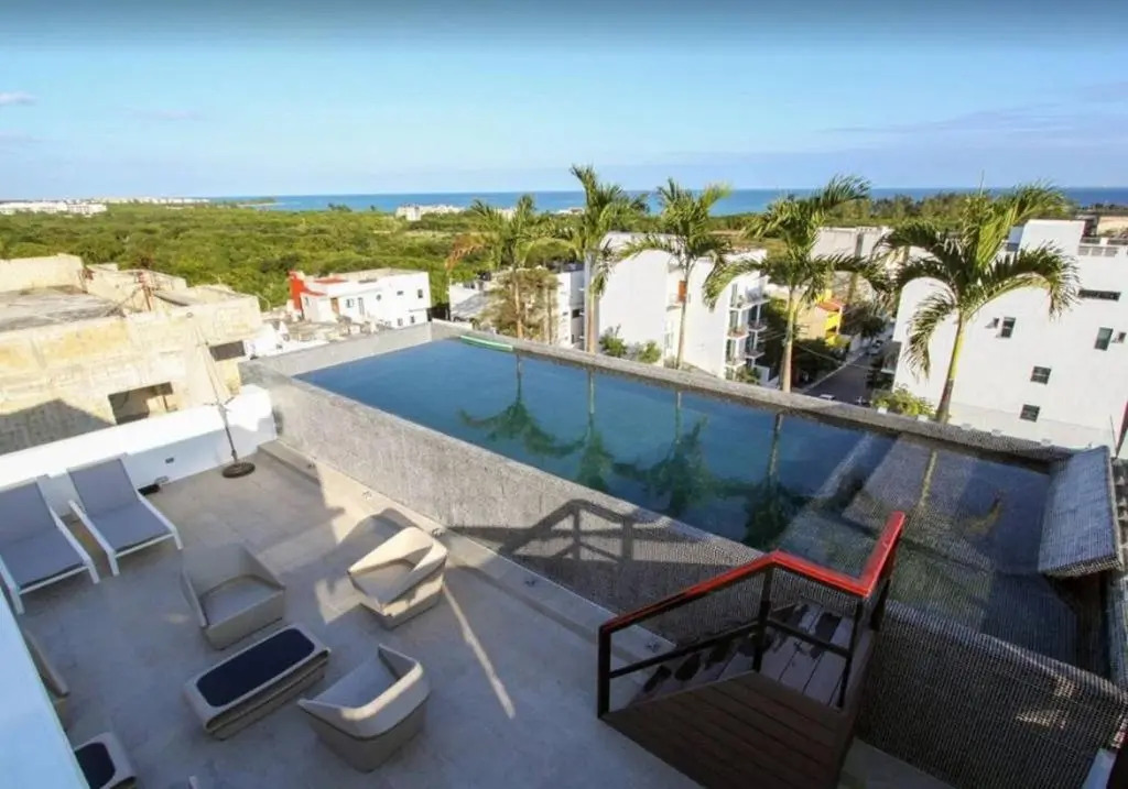 Charming, Huge & Bright Studio on the New 5th Avenue, 3 Blocks From the Beach!