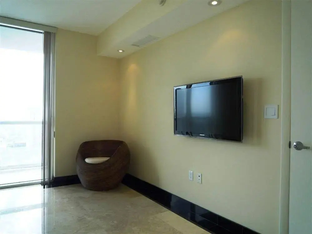 Luxury Apartments at 50 Biscayne