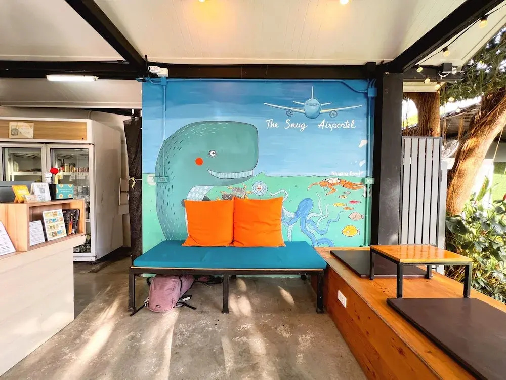 The Snug & The Sierra Airportel