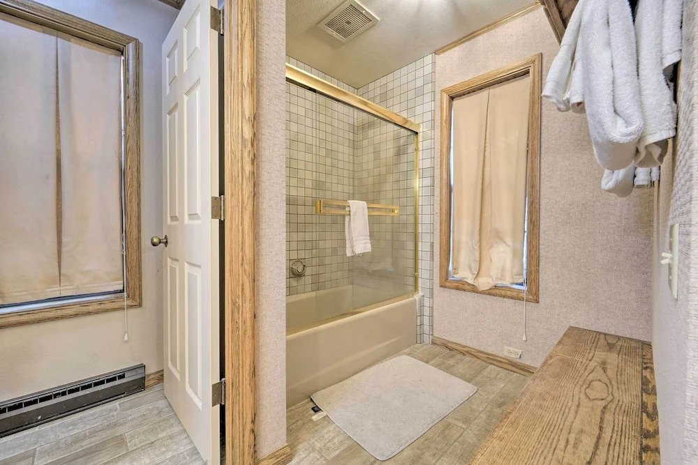 Wraparound Deck & Pool Access: Truckee Cabin