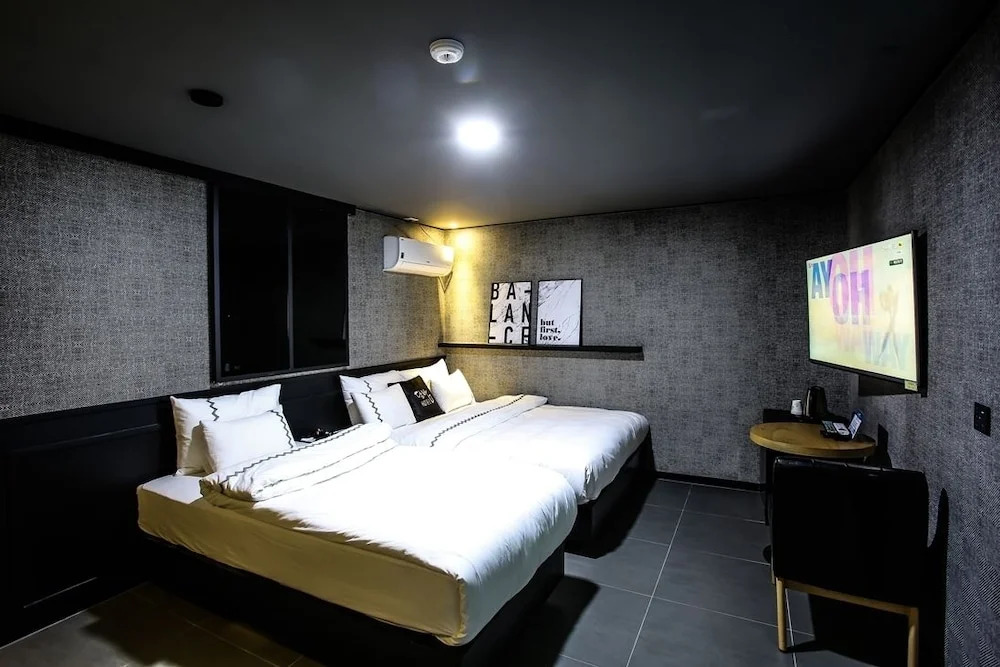 Seocheon Moonlight Night Hotel