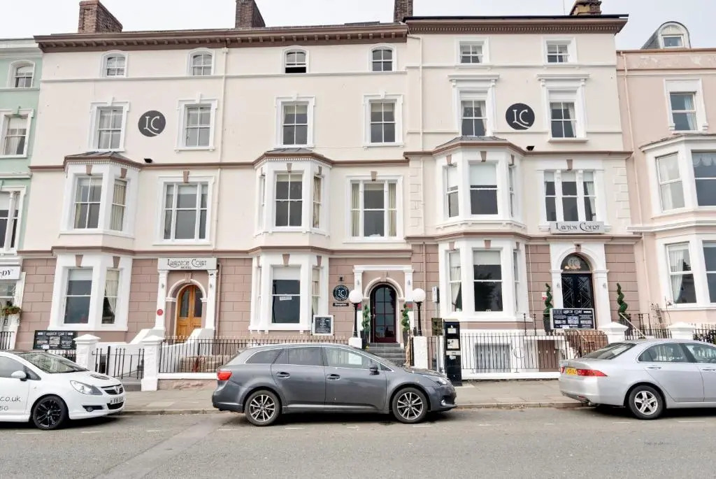 Lauriston & Lawton Court Hotel