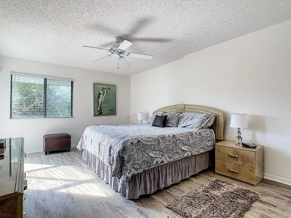 SC217 Sea Woods by RedAwning