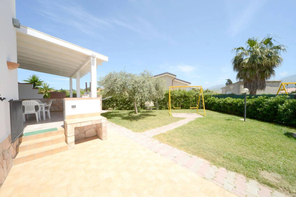 Case Vacanze Mare Nostrum - Villas in front of the Beach with Pool
