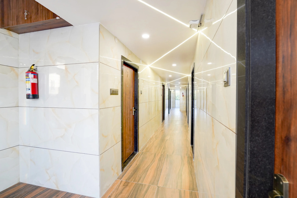 Super Townhouse Rajendra Nagar Main Road