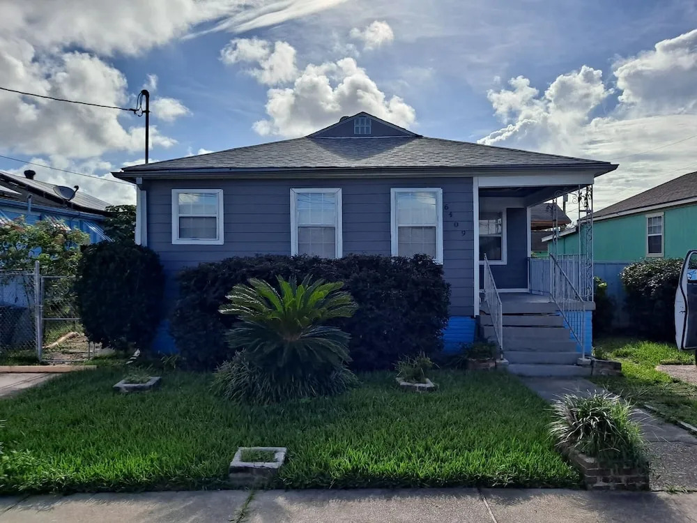3-2 Gentilly Gem Close to Everything