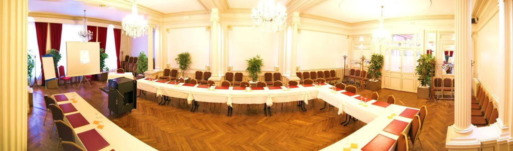 Hotel De Lunivers