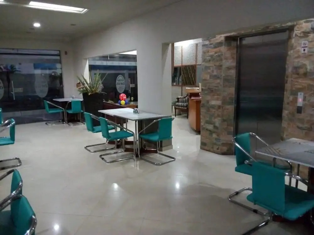HOTEL OASIS