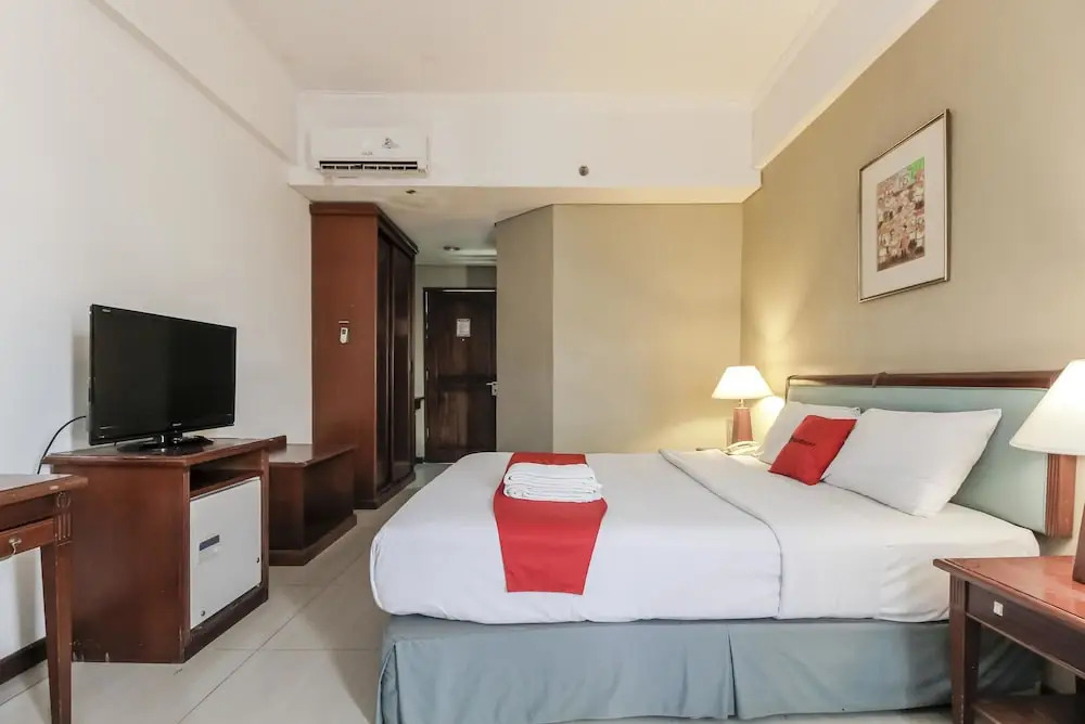RedDoorz Plus near Monumen Nasional Jakarta