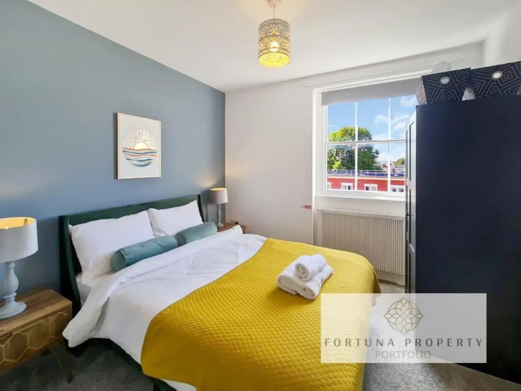 Superb 4 bedroom penthouse apartment in a superior Regency townhouse in heart of Cheltenham Town centre - NEWLY REFURBISHED THROUGHOUT