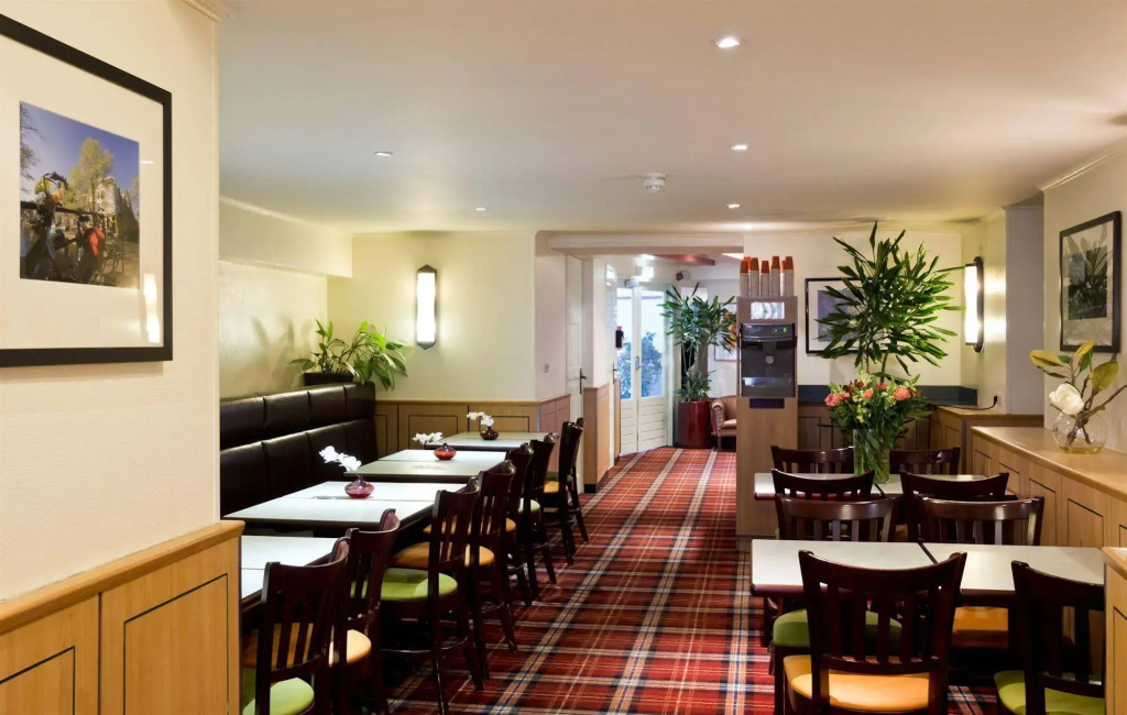 Avenue Hotel