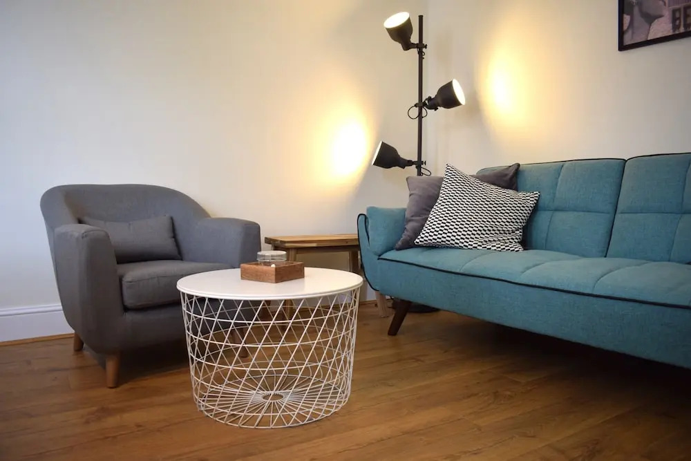 Modern 2 Bedroom Apartment in Queen's Park