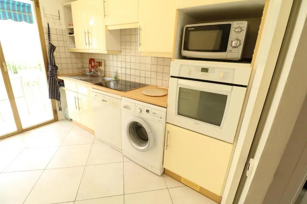Sea side 2 bedroom with heated pool 322