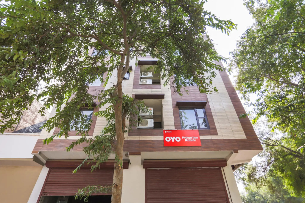 OYO 74279 Hotel Royal King Deluxe