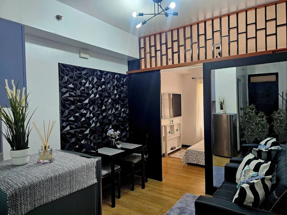 Paseo Verde Las Pinas - Sleeps 2 Adults & 2 Children