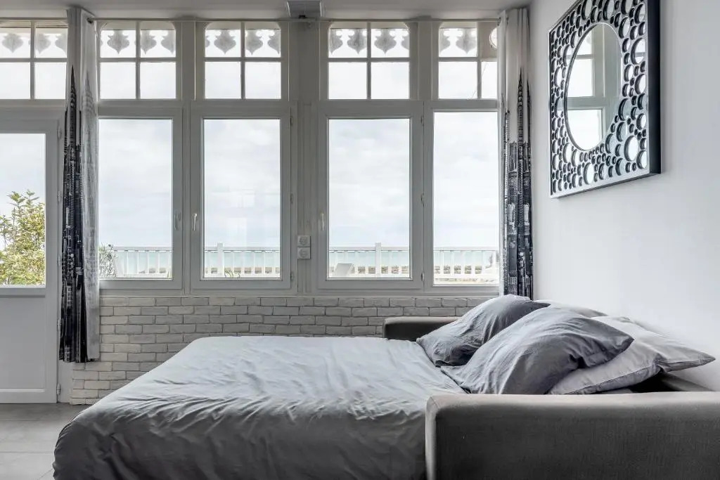 Appartement en front de mer avec terrasse et vue mer