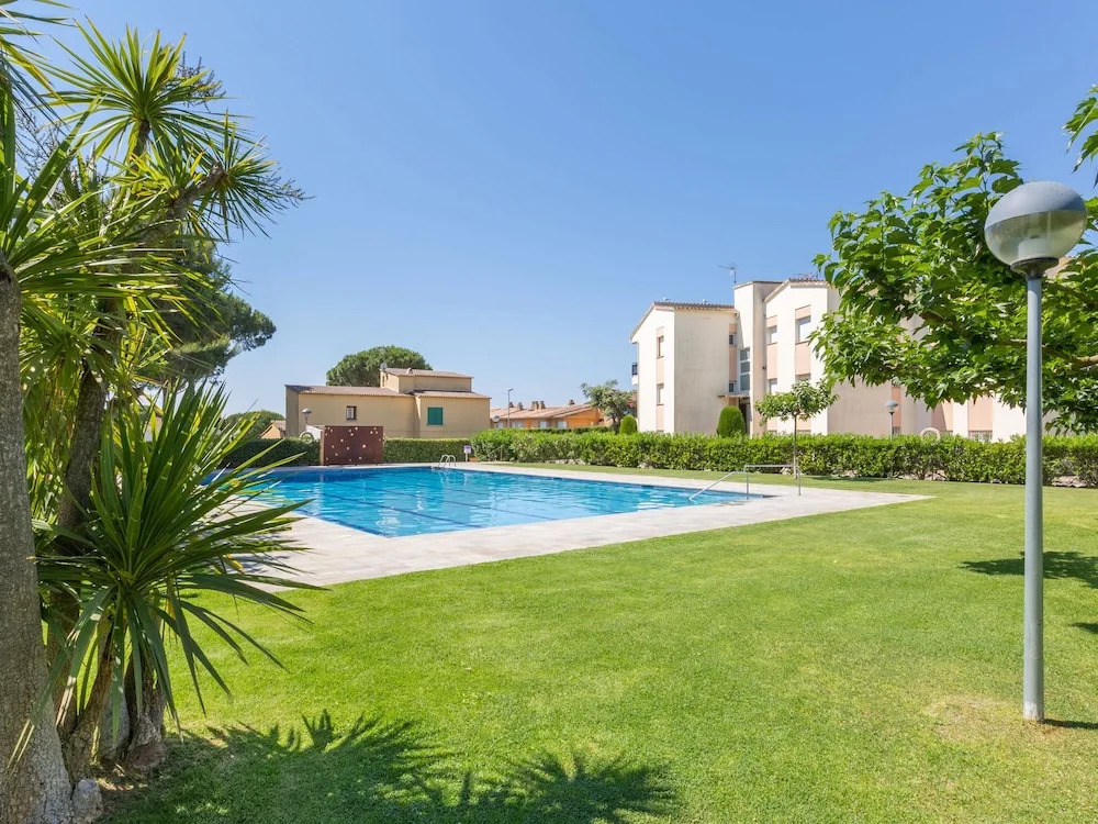 Cozy Apartment in Calella de Palafrugell With Swimming Pool