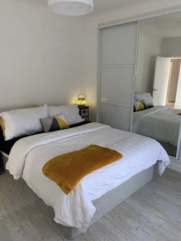 COP 26immaculate Newly Refurbished2 bed in Glasgow