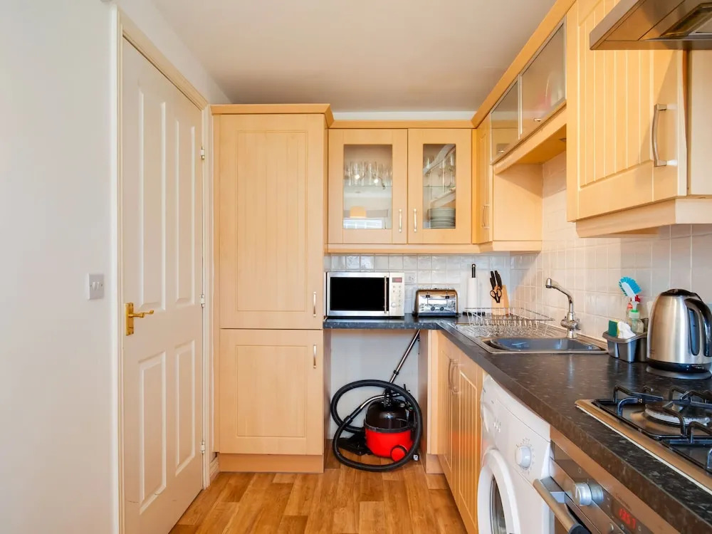 Simplistic Holiday Home in Cheltenham With Garden