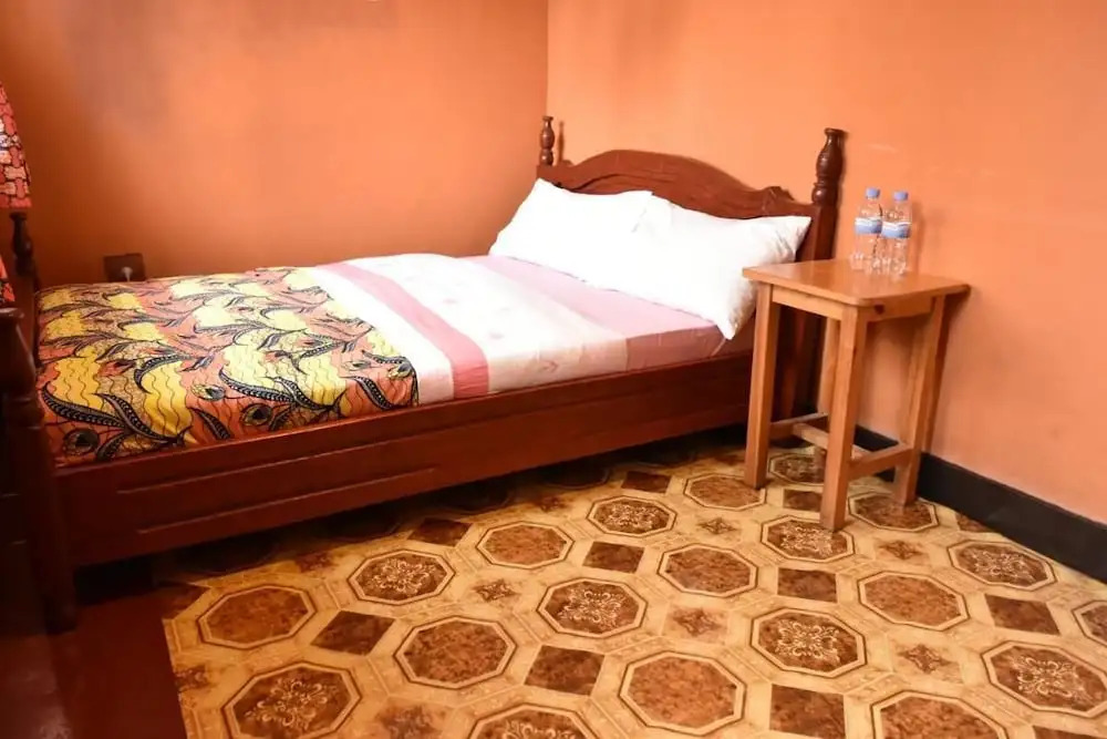 Room in B&B - Amahoro Guest House - Double Room With Private Shower Room