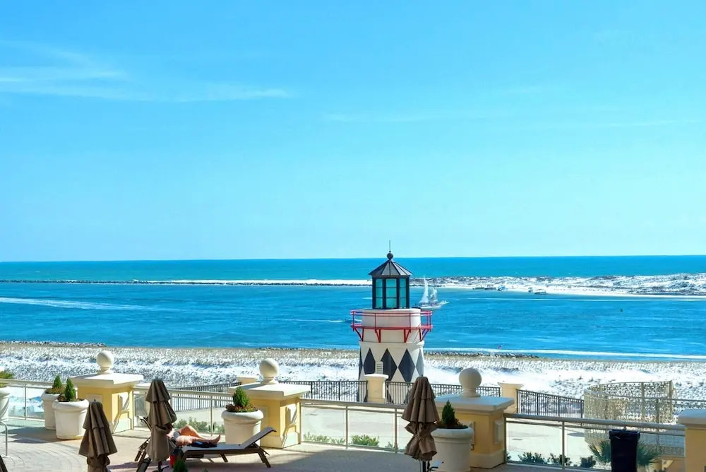 Emerald Grande W222- Rexford's Beach Retreat