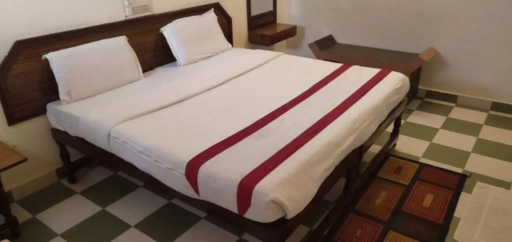 Hotel Sidhartha Walking Distance From TajMahal