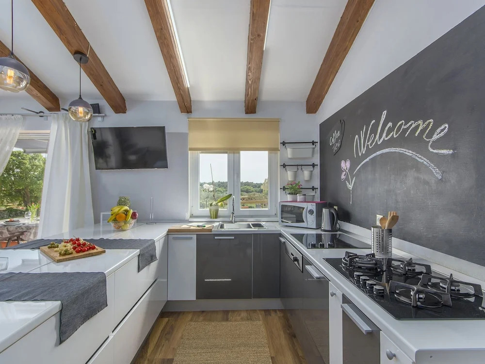 Wonderful, Modern Villa With Pool, Whirlpool and Garden, Near Rovinj