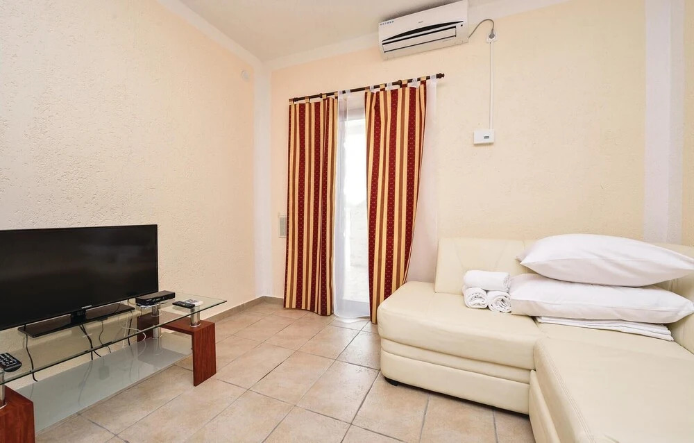 Stunning Apartment in Vir With 1 Bedrooms, Wifi and Outdoor Swimming Pool
