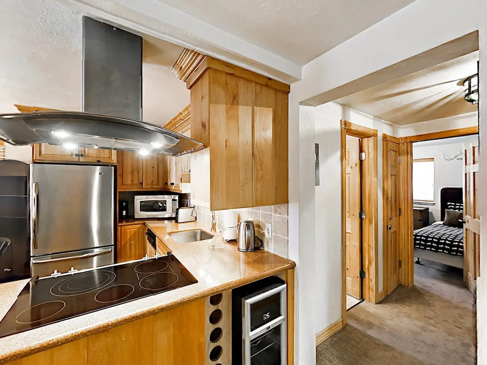 940 Waters Ave Condo Unit 101 - 2 Br condo by RedAwning