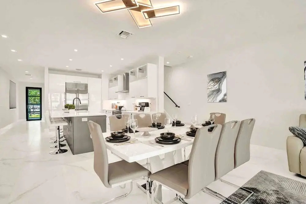 Luxury Paradise Walk to Las Olas -5 Mins to Beach