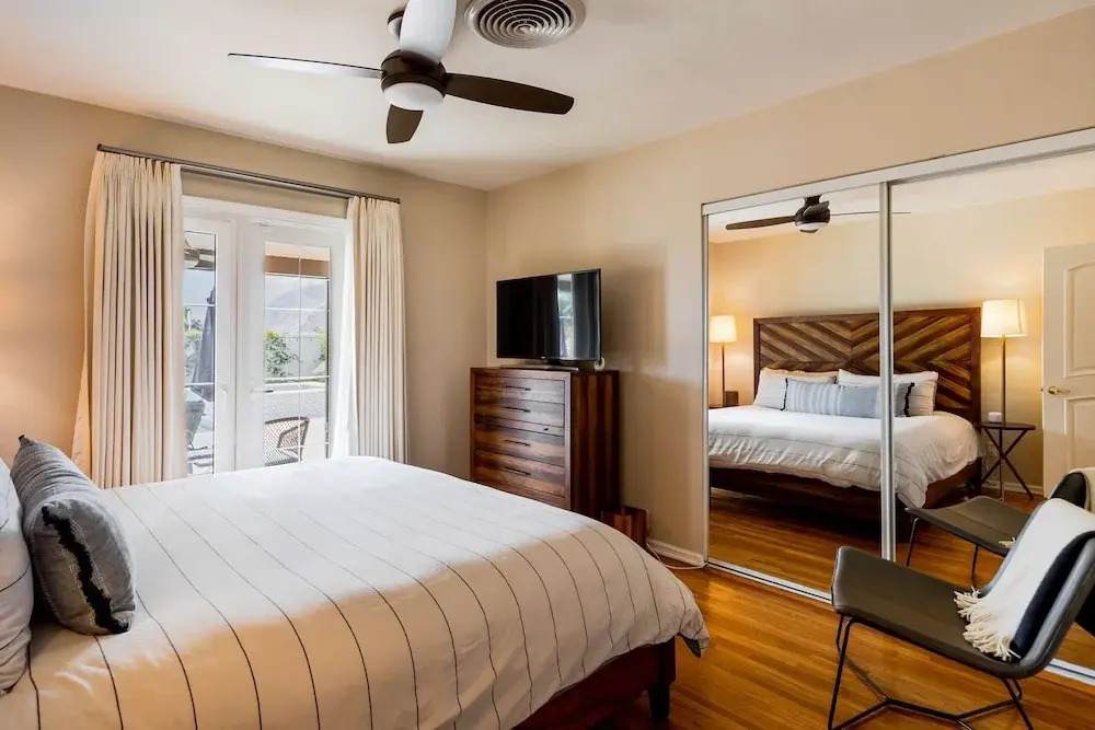 Movie Colony Oasis - Peaceful Walk to Downtown