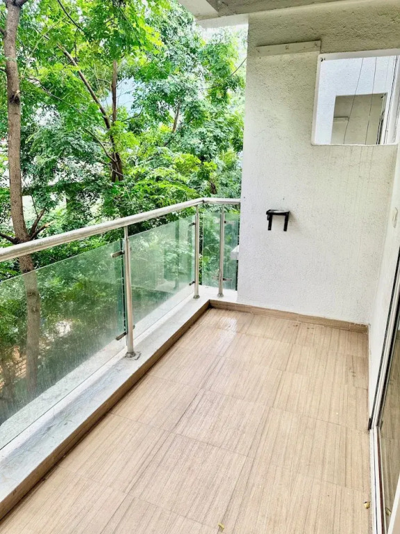 StayBird - Azure Suites, Business Hotel