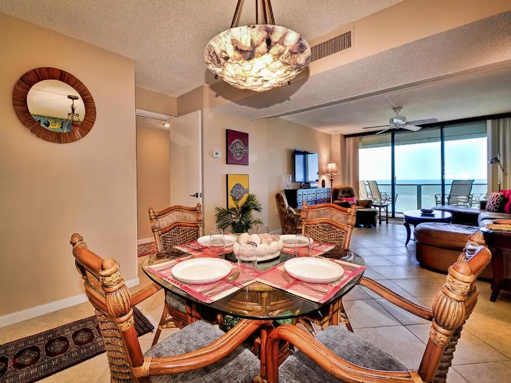 440 West 607N 6th Floor 440 West Condo with Stunning Water View. 23148