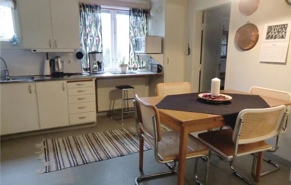 3 Bedroom Lovely Home In Vetlanda