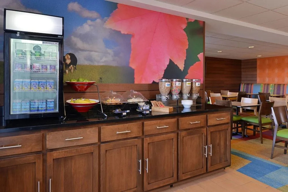Fairfield Inn & Suites by Marriott Dayton Troy