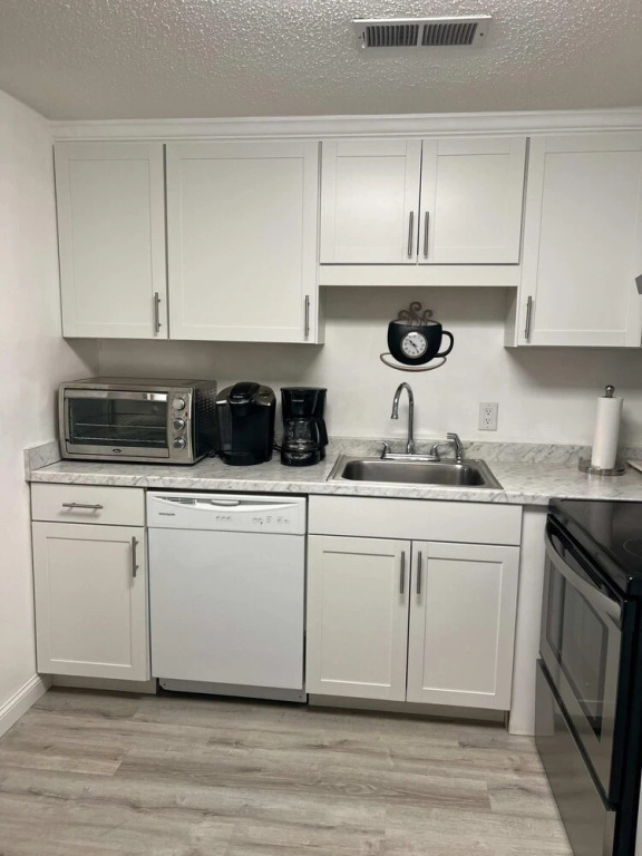 Uhost AI 2BR Condo Scenic Mountain Retreat