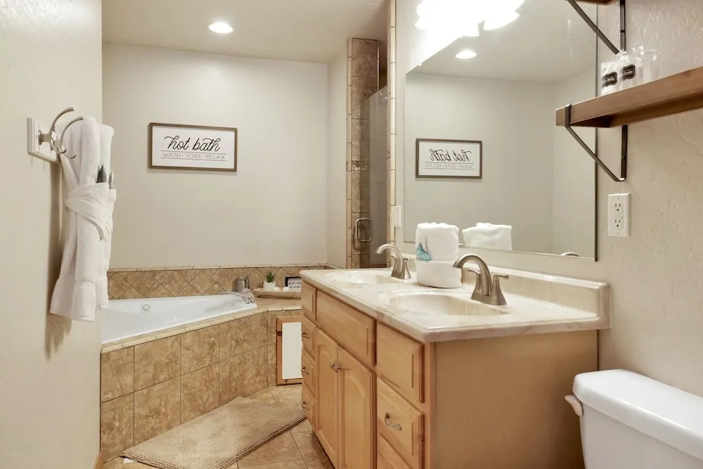 2130-bear City Ranch 4 Bedroom Home by Redawning