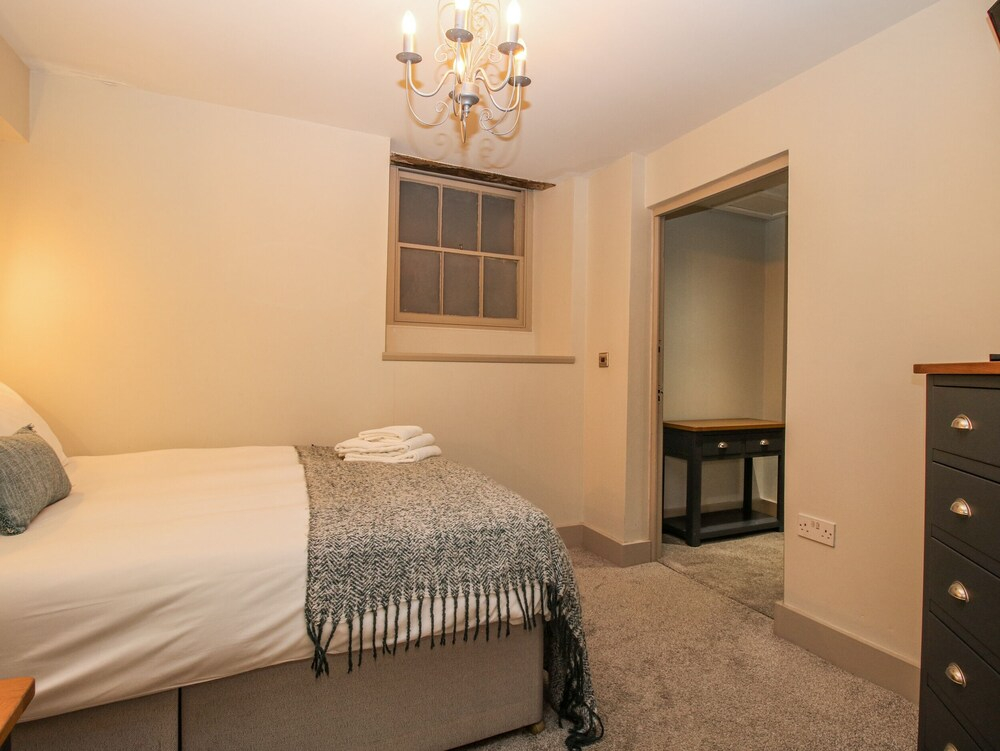 1C College Hill