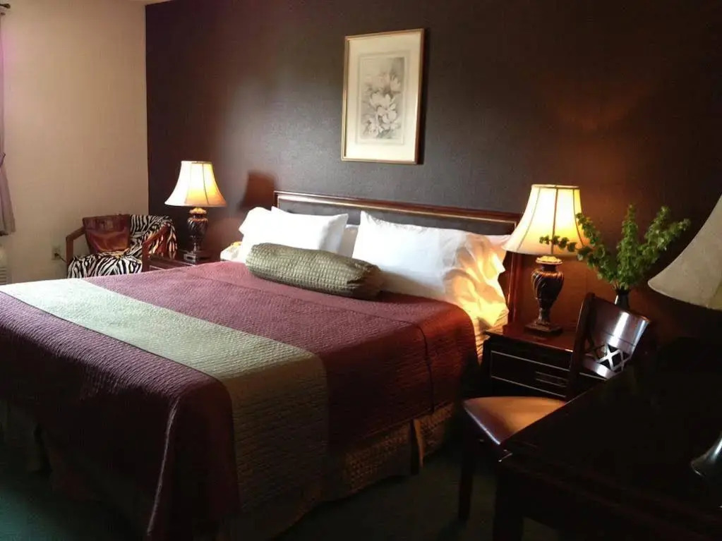 Bicentennial Inn