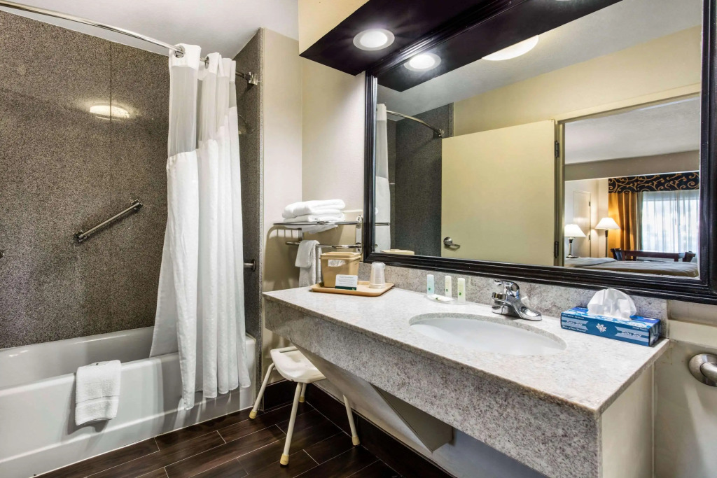 Quality Inn Memphis Airport