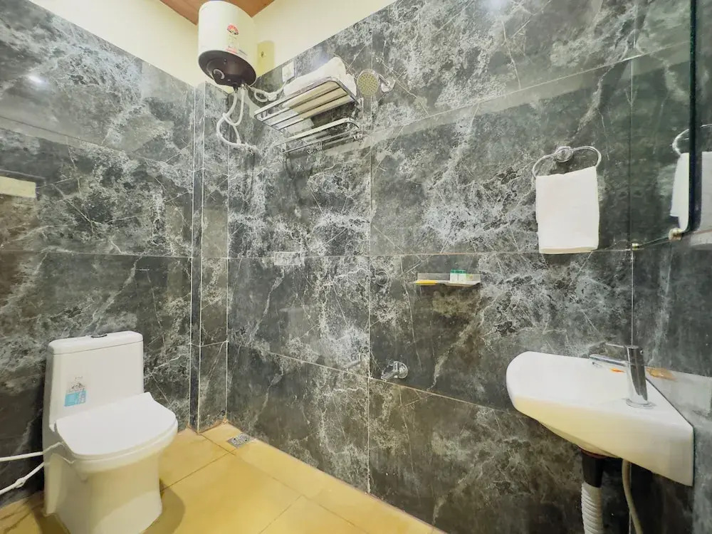 Hotel Jyotirlinga- One Way Drop to Mahakal Temple