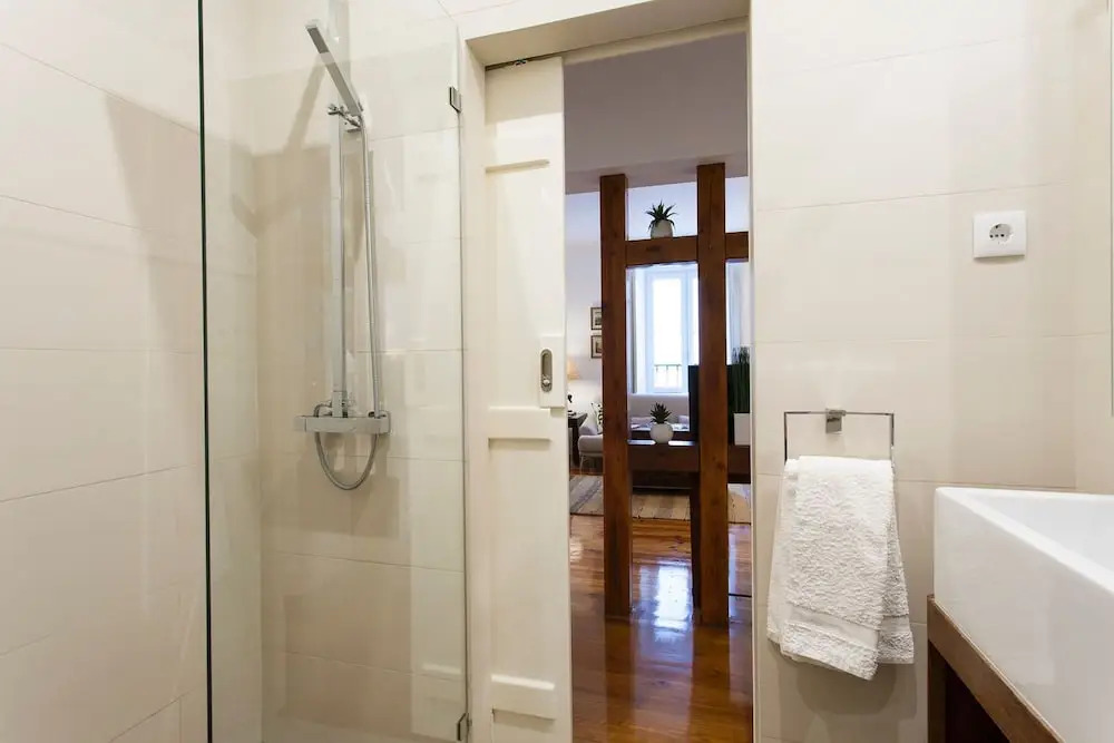 Stylish Lisbon Apartment in Alfama w/ Heating
