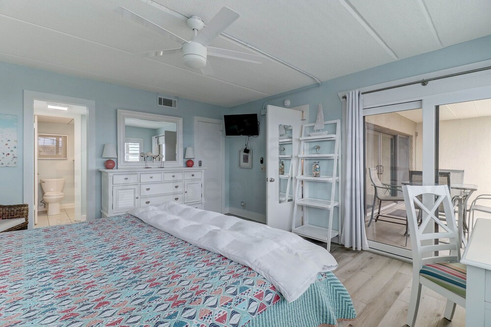 108 Amelia by the Sea