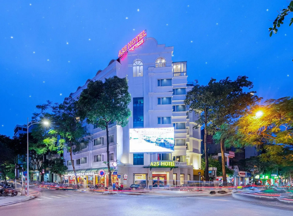 A25 Premium Hotel - 23 Quán Thánh
