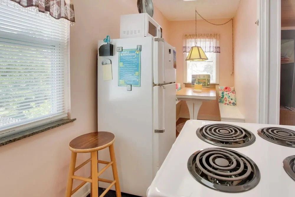 < 3 Mi to Golf & Swim: Cozy Oasis in Lake Worth