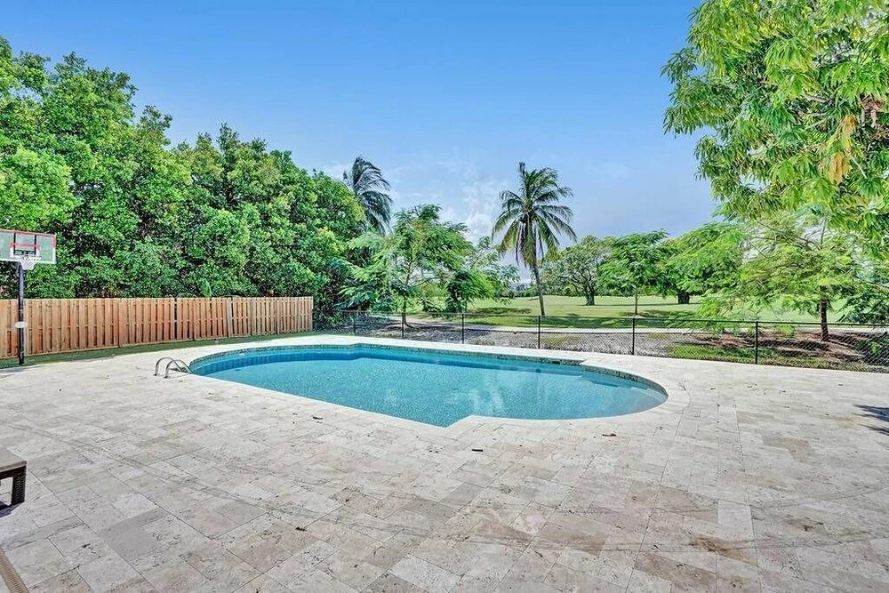 6 BR Home with Heated Pool & Golf View