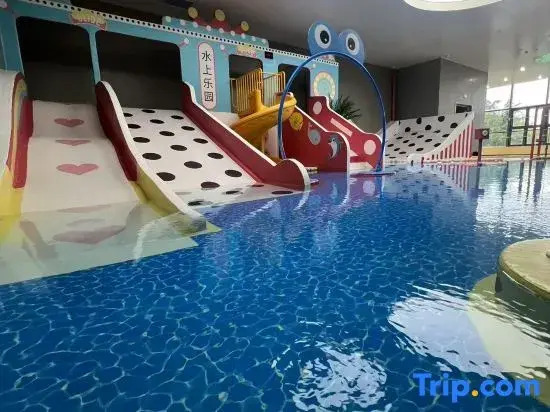 Huaxigu Hot Spring Hotel (Xinxiang Xinfeng Avenue Zhenxing Community Cultural Square)