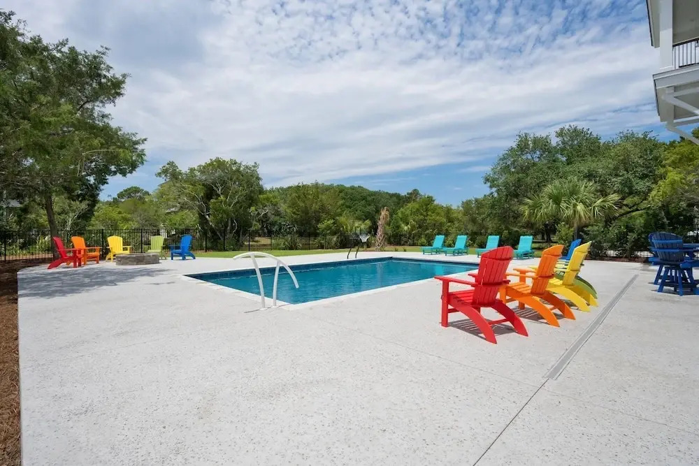 Cornfed Pelican 9 Bedroom Home