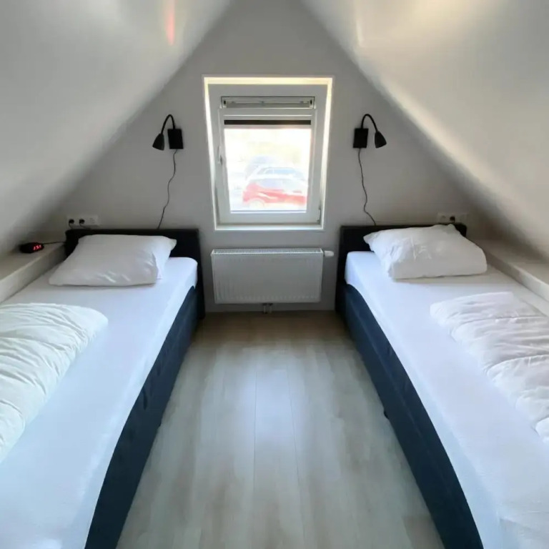 Comfortable and Modern Furnished Holiday Home, Sleeps 6, Wifi on Quiet Holiday Park Close to Beach, Woods and Dunes